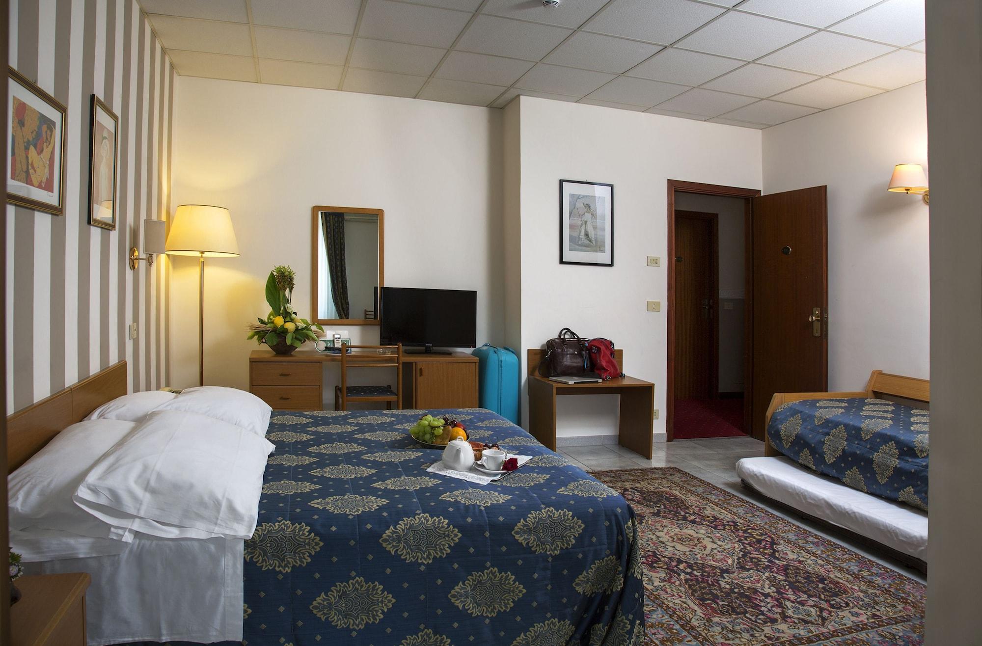 Redebora Hotel