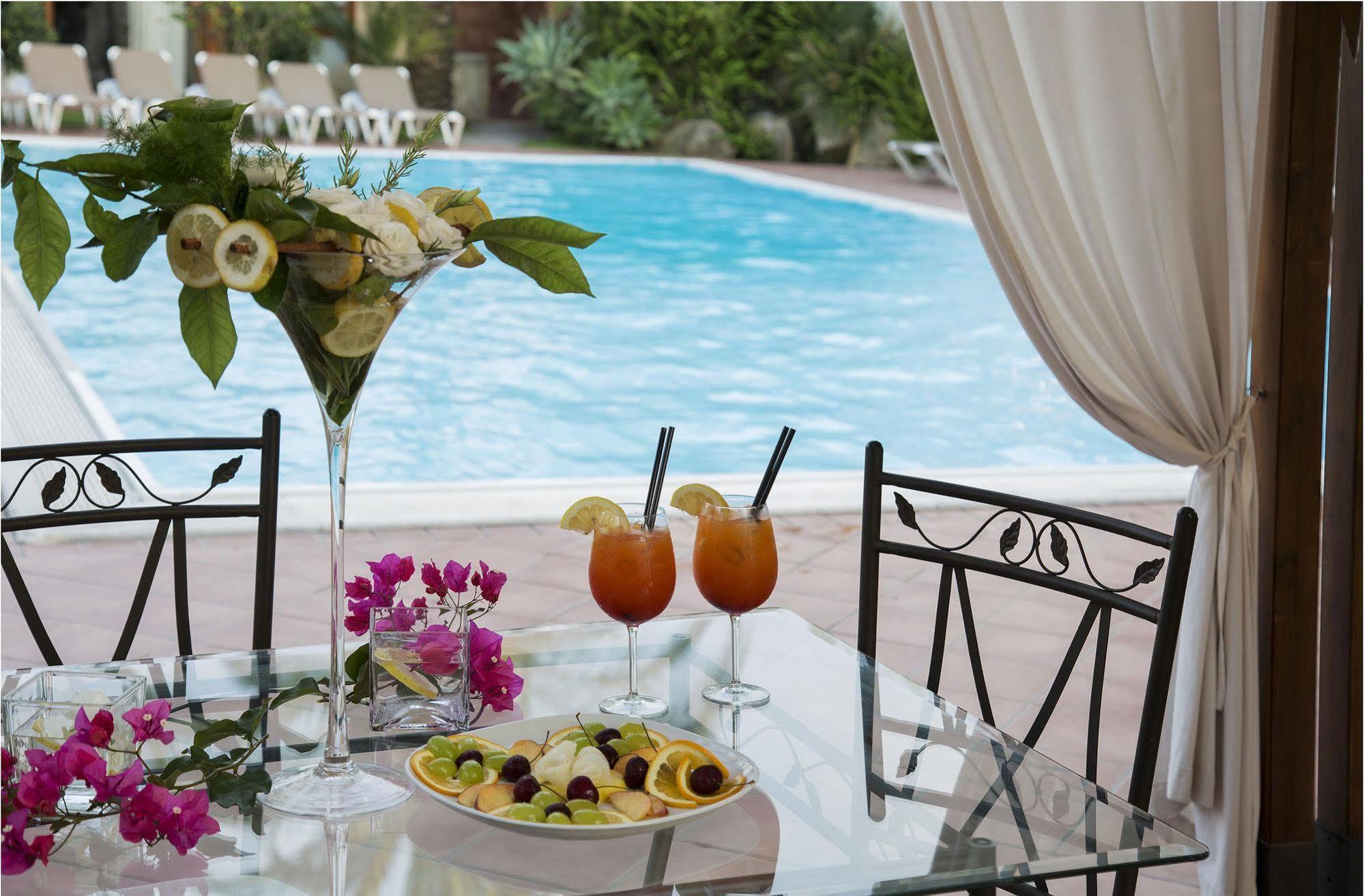 Redebora Hotel